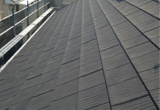 屋根カバー工法で補修したアスファルトシングル
