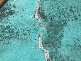 防水にひび