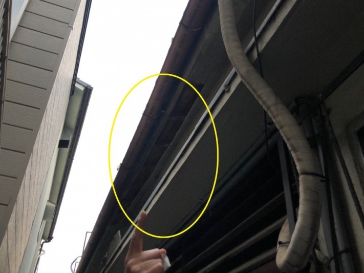 八尾市 屋根の下の壁が落ちた
