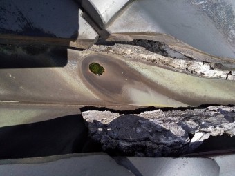 板金に穴
