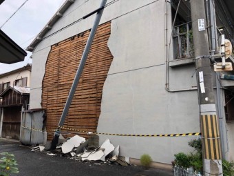 モルタル 壁の崩壊