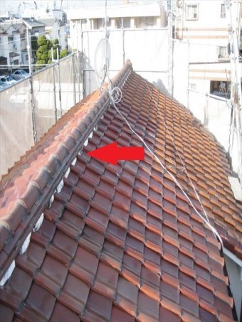 八尾市 屋根の白い部分の劣化