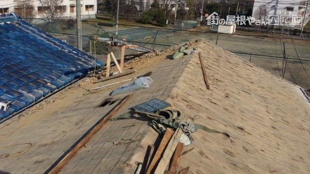 八尾市で瓦撤去中