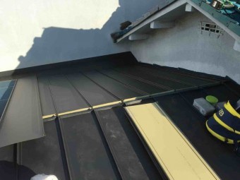 棟板金の施工前の写真