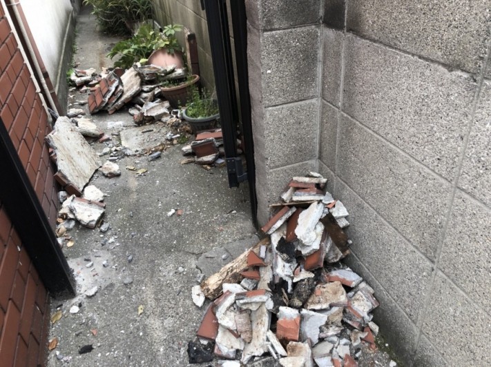 八尾市 外壁が落下