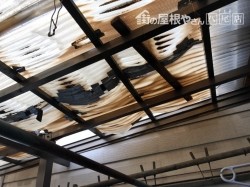 八尾市 波田 穴が空いた