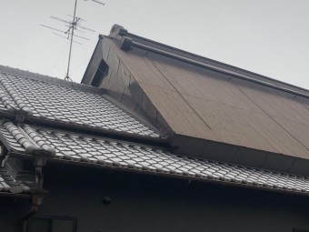 トタン屋根
