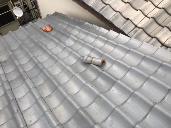 瓦が落下