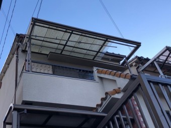 波板が飛んだ