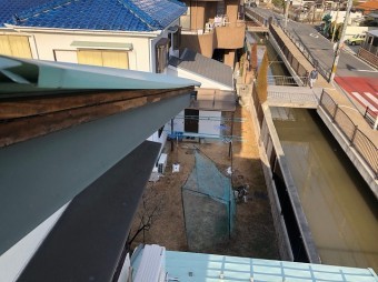 破風がめくれた