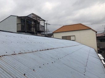 トタン屋根
