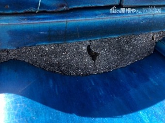 漆喰に穴