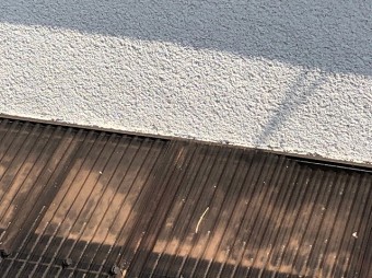波板めくれ