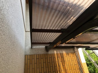 波板はね出し