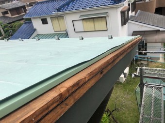 板金切り取り
