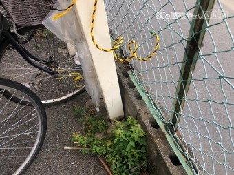柱が抜けかかっている