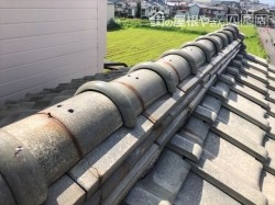 棟のワイヤーが切れた