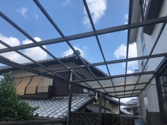波板が外れた