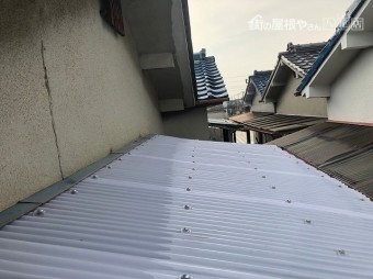 波板張り