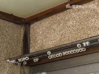 柱にシミ