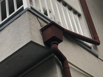 外壁に大きなヒビ