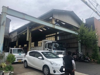 スレート屋根の工場