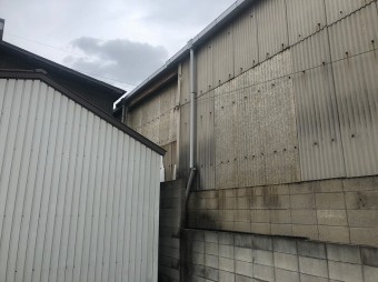 スレートの壁