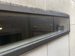 窓枠から雨漏れ