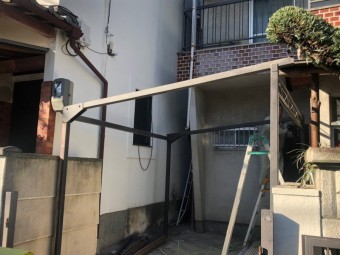 カーポートの骨組み解体