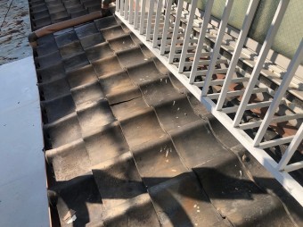 下屋の瓦