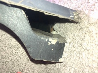 瓦の奥にはモルタルが無い