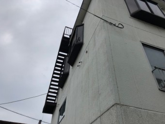 階段塗装裏面