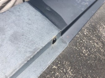 棟板金ビス止め