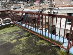 手すり塗り替え前
