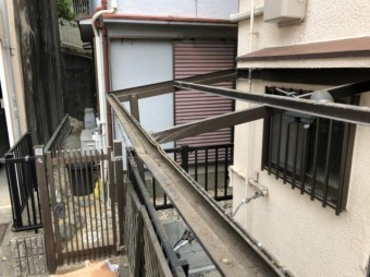 テラスの樋清掃後