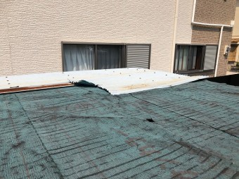 トタンの屋根