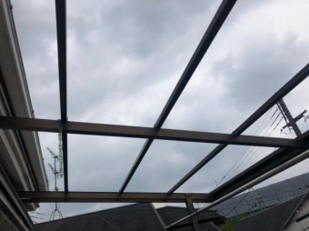 波板が飛んだ
