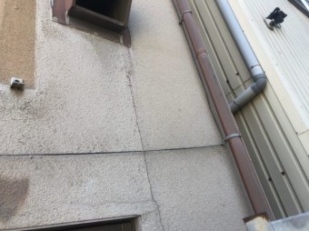 外壁ひび割れ