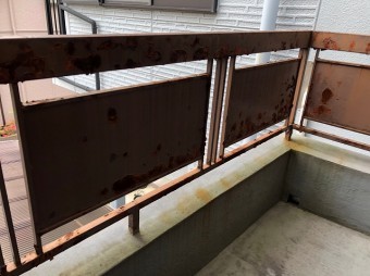 ベランダ手摺り