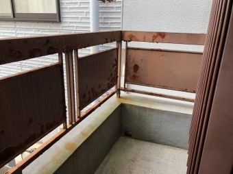ベランダに錆び