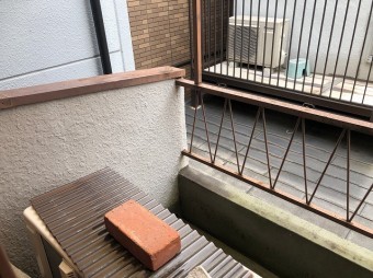 ベランダ手摺りに錆び
