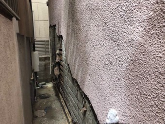外壁_モルタル_状態_路地
