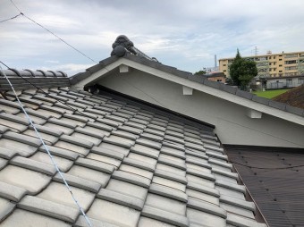 棟違い屋根