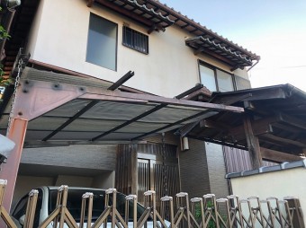 波板が飛んで行った