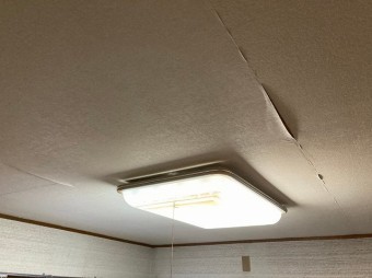 クロスのめくれ