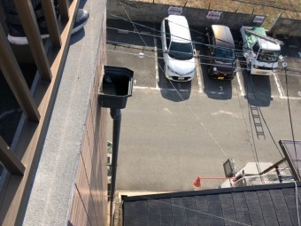 屋上バルコニーからの樋