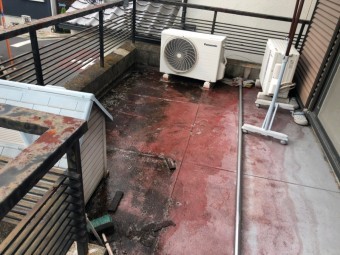 ベランダに水がたまる