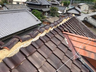 棟瓦のズレ