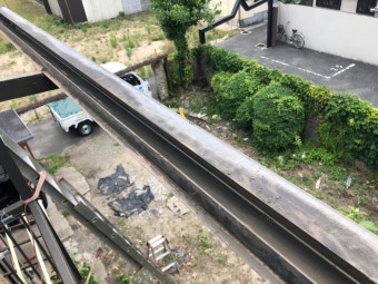 2F波板樋ゴミつまり清掃後