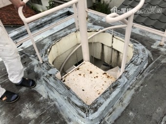 階段のモルタルにヒビ